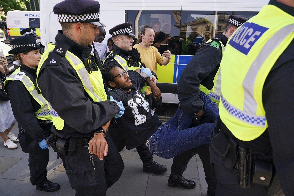 U Londonu 474 uhapšenih na protestu, među njima i 89-godišnjakinja