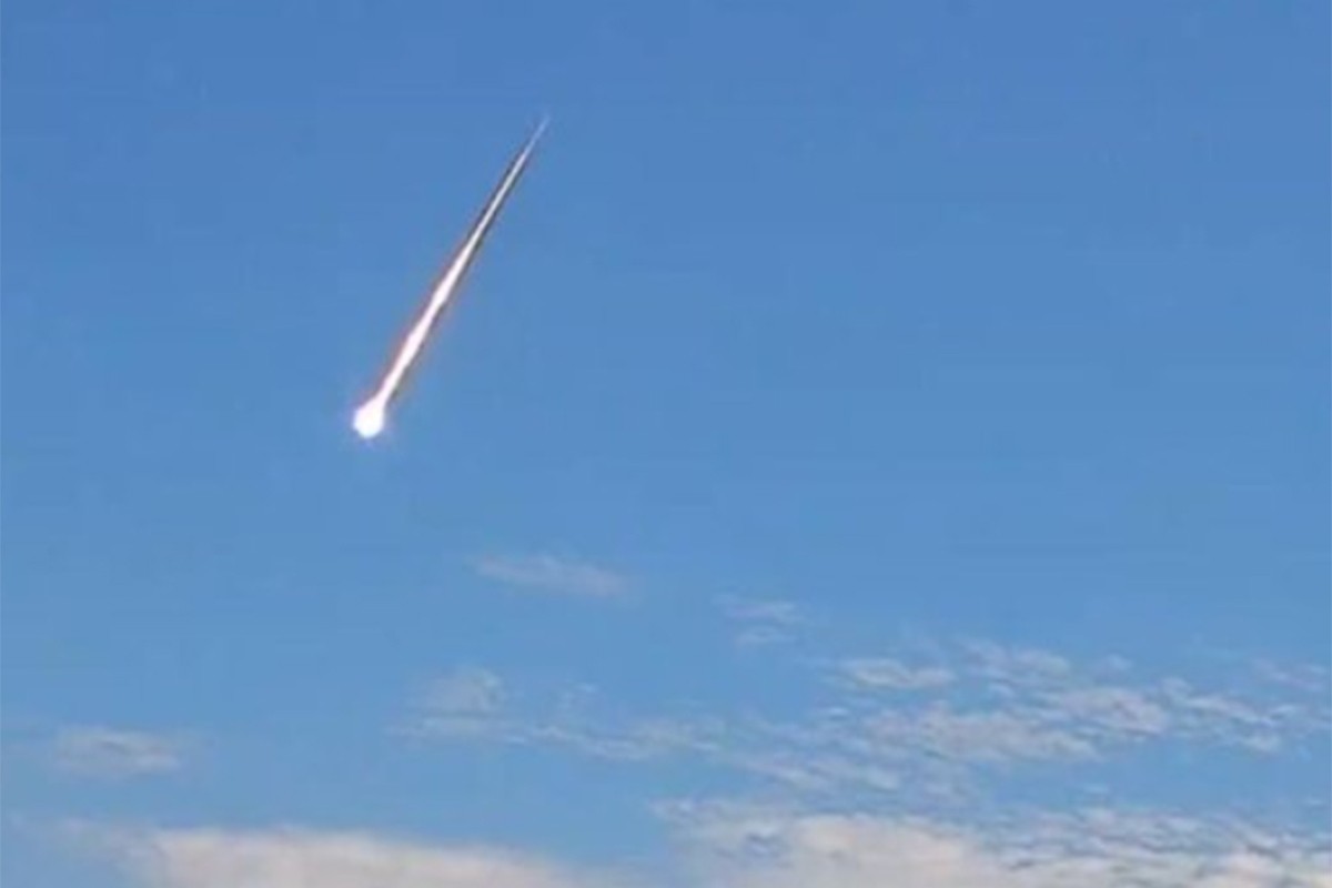 NASA otkrila: Meteorit stariji od Zemlje probio krov kuće u SAD (FOTO)