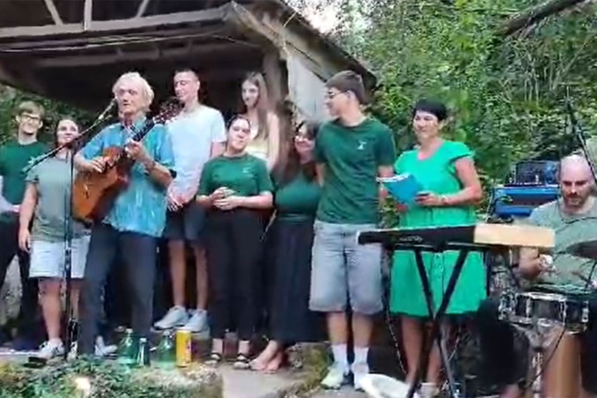 Darko Rundek premijerno izveo pjesmu o Uni: Obilježena godišnjica pobjede u zaštiti rijeke (VIDEO)