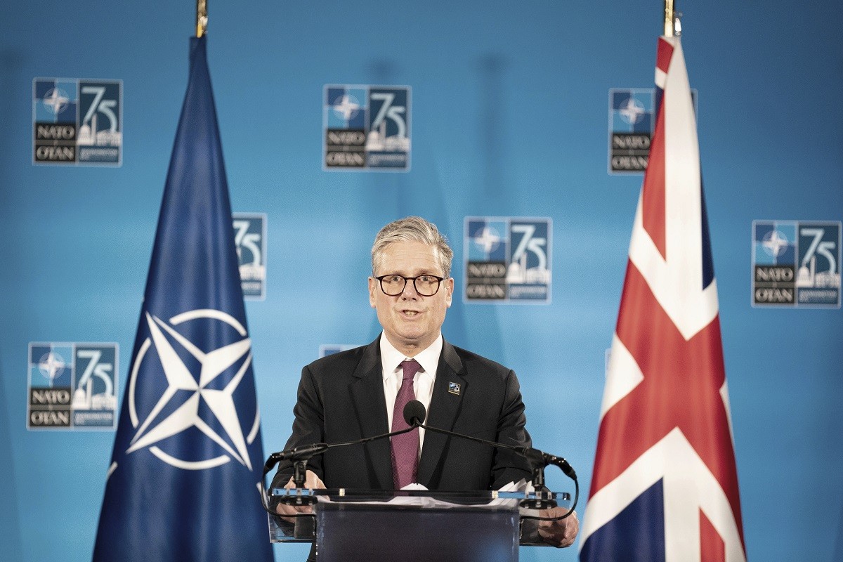 Starmer upozorava Trampa: Ne vjerujte Putinu dokle ga možete baciti