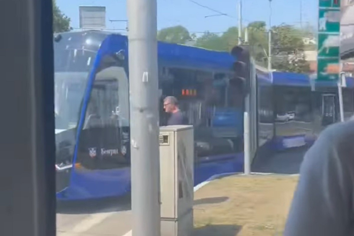 Oglasio se GSP o iskliznuću novog tramvaja (VIDEO)