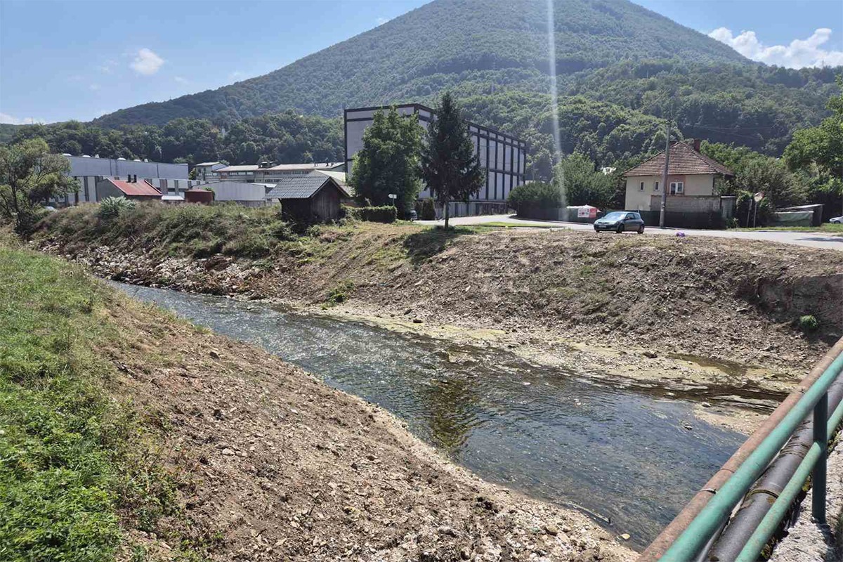 Uklonjene nelegalne deponije na više lokacija u Blažuju