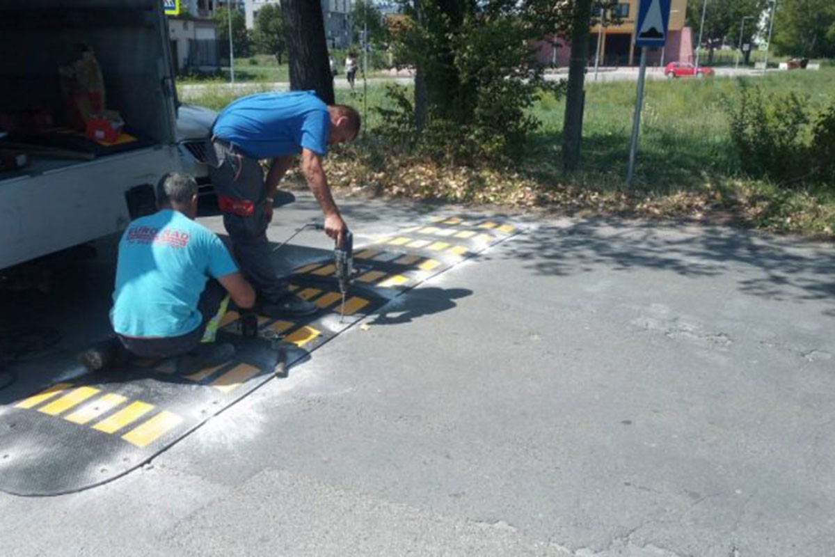 U banjalučkom naselju Ada postavljeni "ležeći policajci"