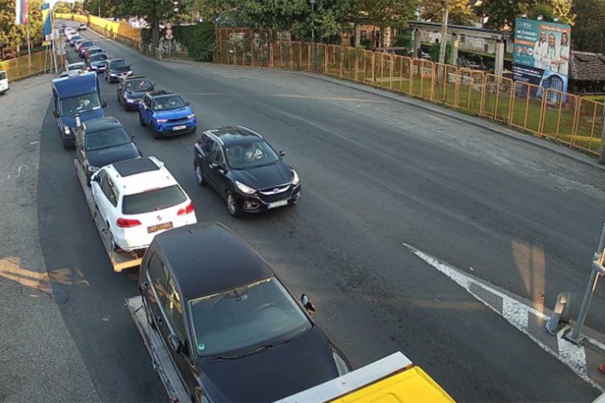 Pojačana frekvencija vozila na graničnim prelazima Velika Kladuša i Izačić