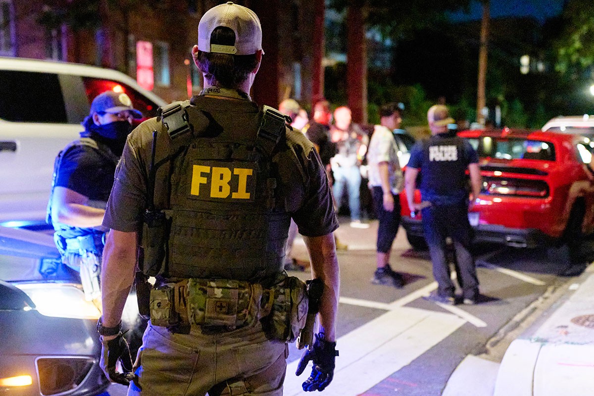 Agenti FBI patroliraju Vašingtonom