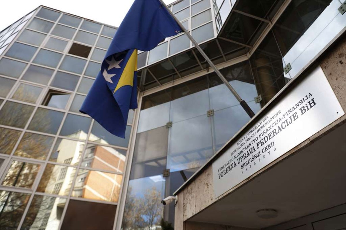 Poreska uprava FBiH prikupila skoro 500 miliona KM više novca