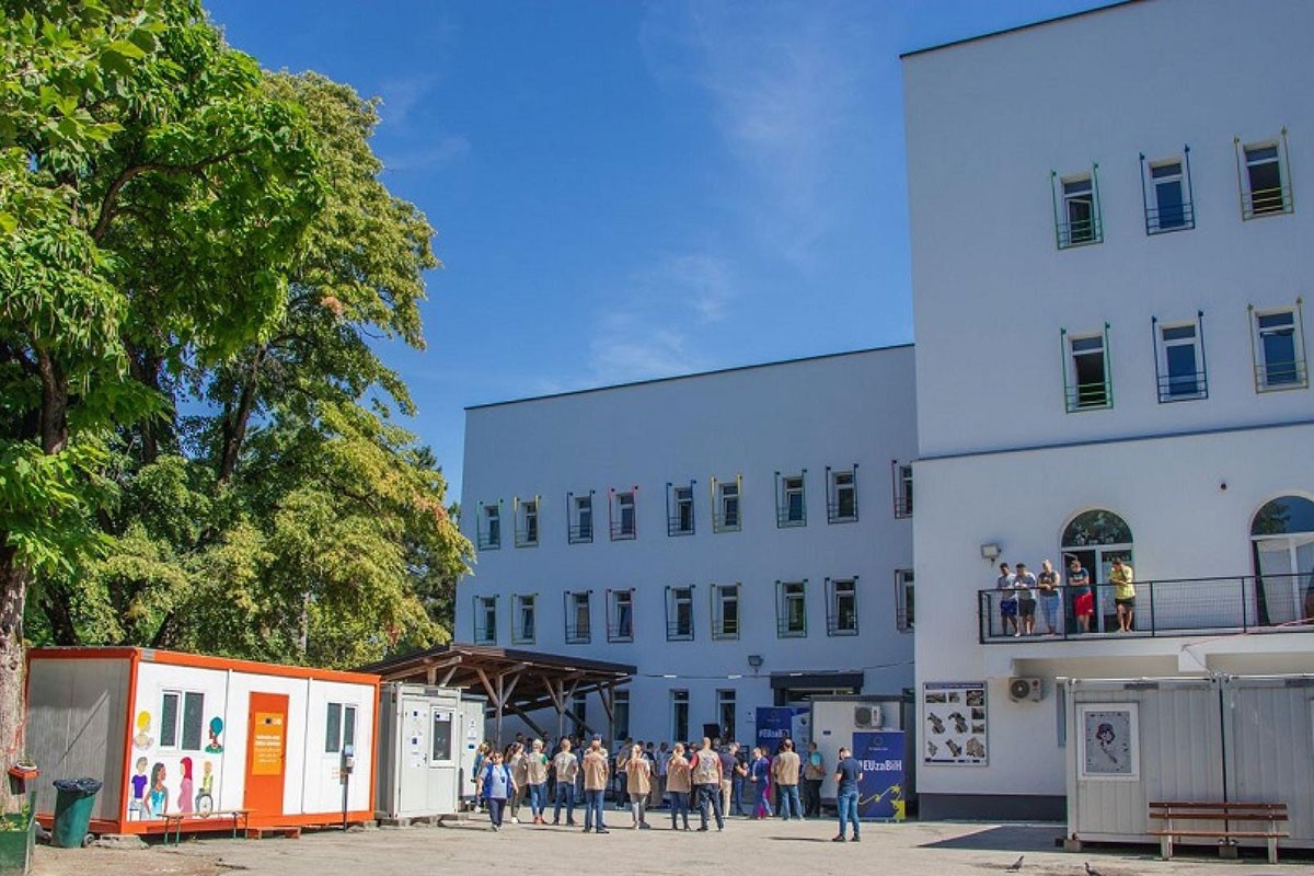Zatvara se kamp za migrante u Borićima kod Bihaća
