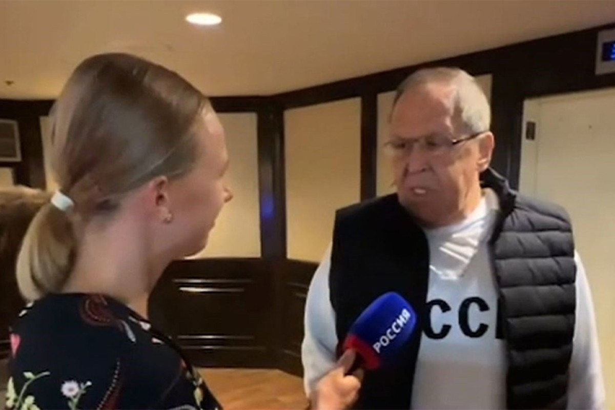 Lavrov došao na Aljasku u majici s natpisom "SSSR" (VIDEO)