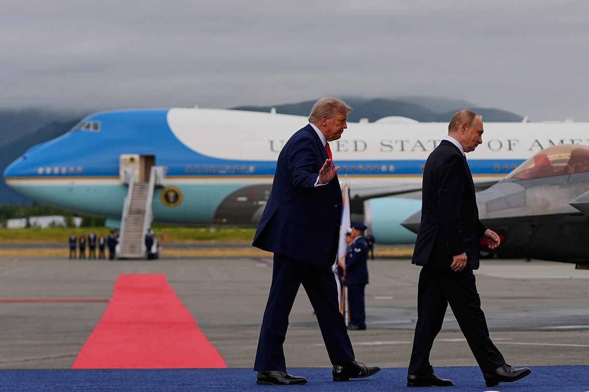 Tramp i Putin ignorisali pitanja novinara: Šta su im dobacivali