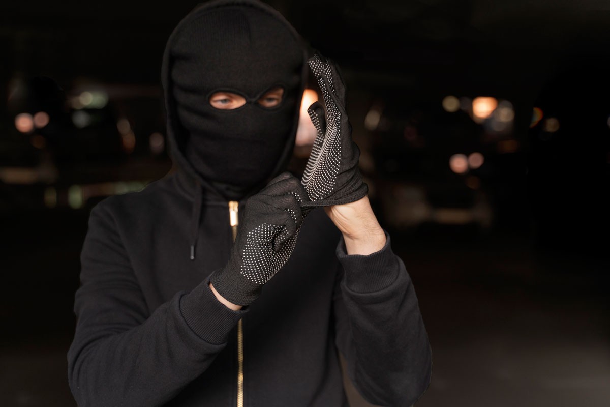 Lopovi ukrali nakit vrijedan 2 miliona dolara za manje od 2 minuta