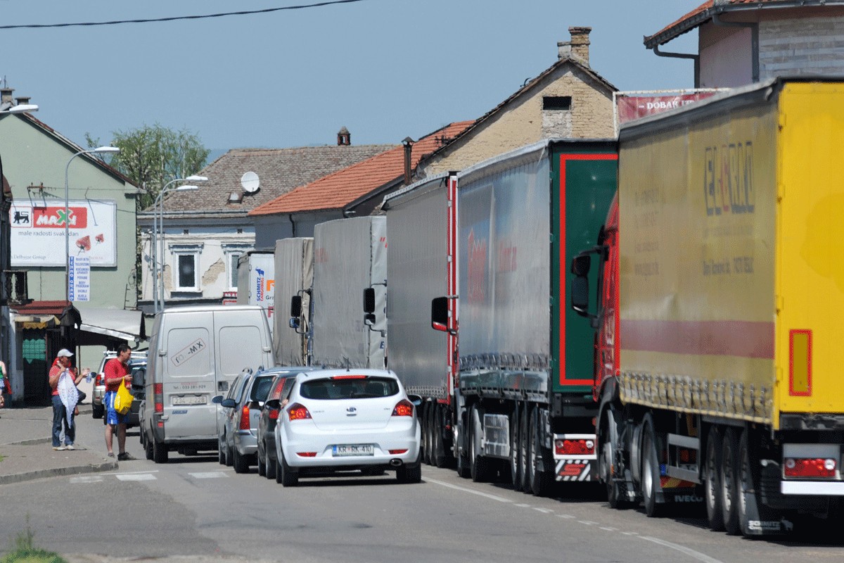 Velike gužve na izlazima iz BiH, provjerite na koji ćete prelaz