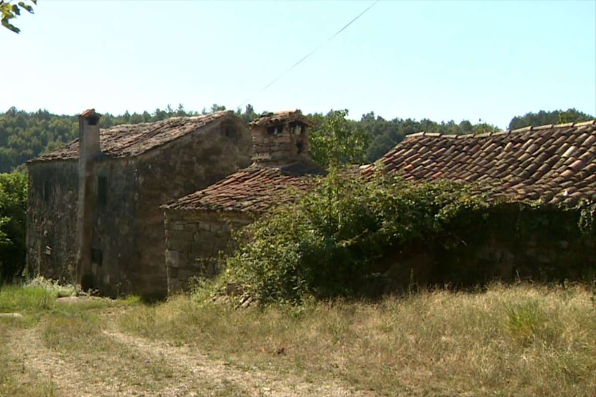 U Istri se prodaju cijela sela (VIDEO)