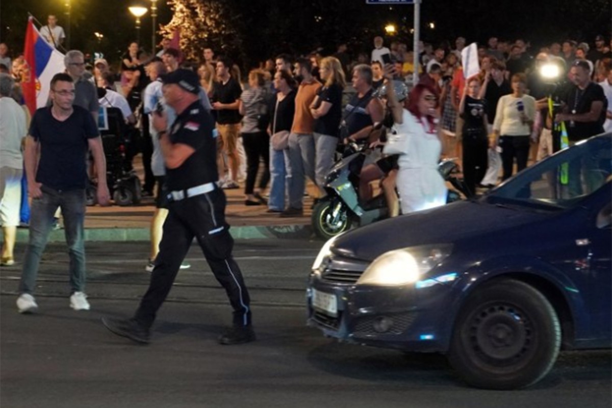 Incidenti ispred prostorija SNS-a u centru Beograda