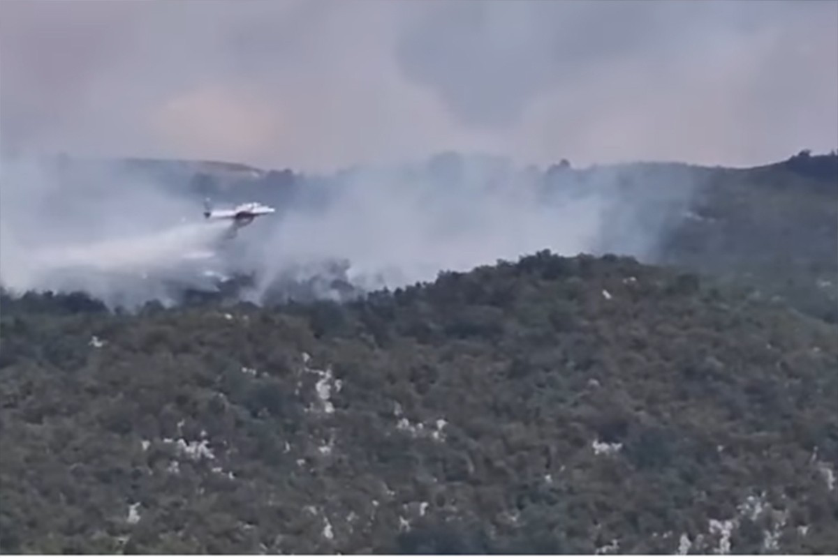 Novi veliki požar u Crnoj Gori: “Vatroubica” prvi put u akciji (VIDEO)