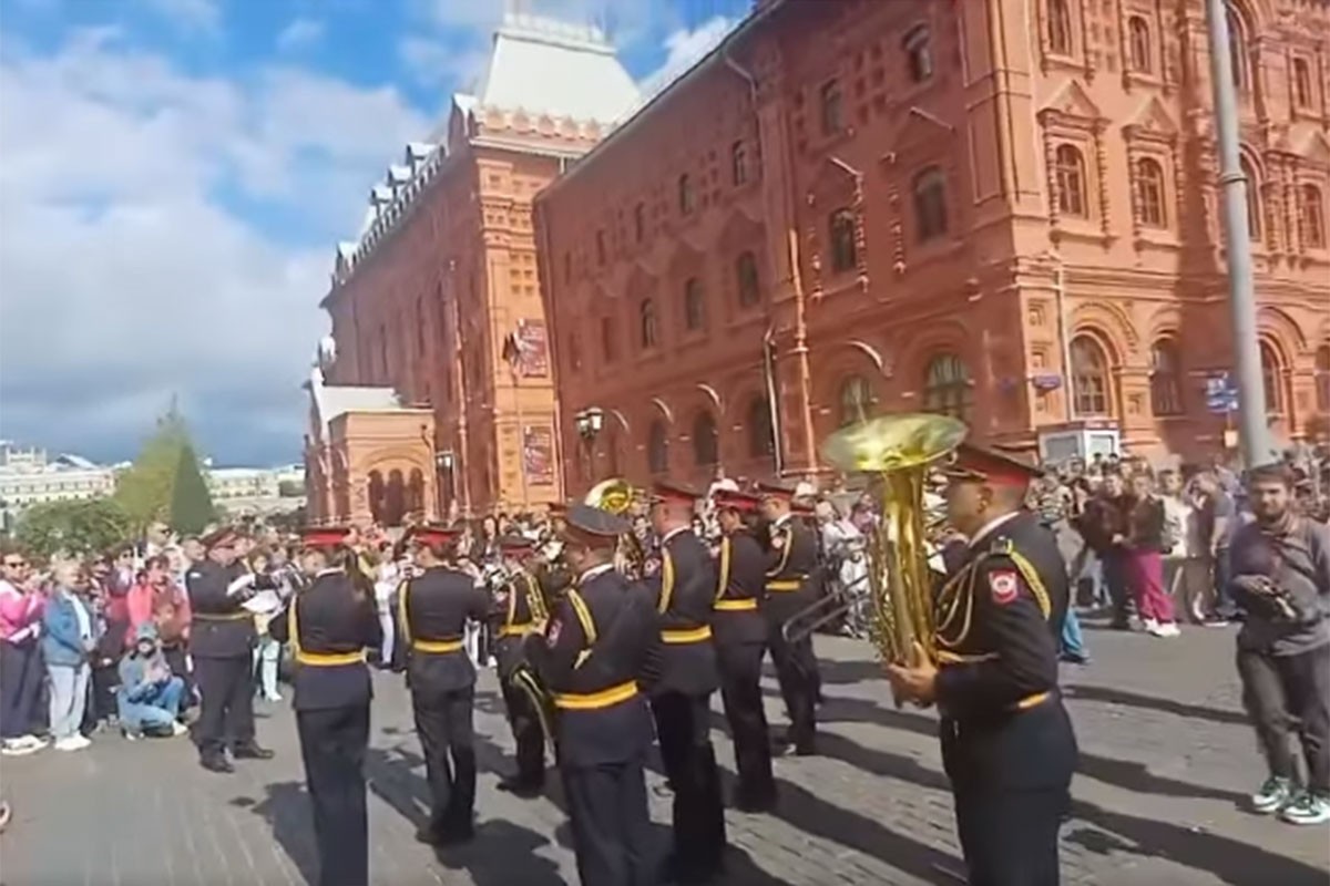 Policijski orkestar iz RS nastupio na ulicama Moskve (VIDEO)