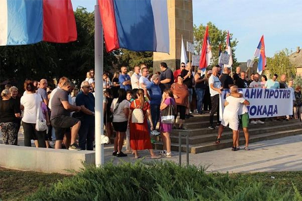 Okupljanje građana koji se protive blokadama u više gradova Srbije