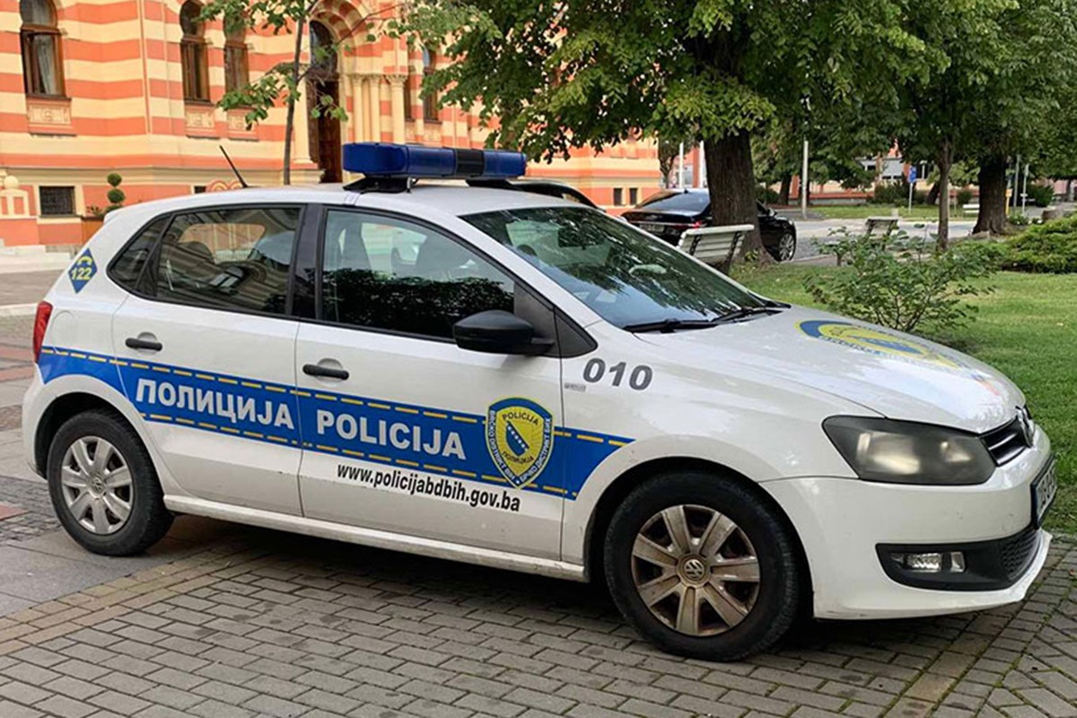 Provalnik umro pri izlasku iz stana u Brčkom, uhapšena bivša supruga vlasnika