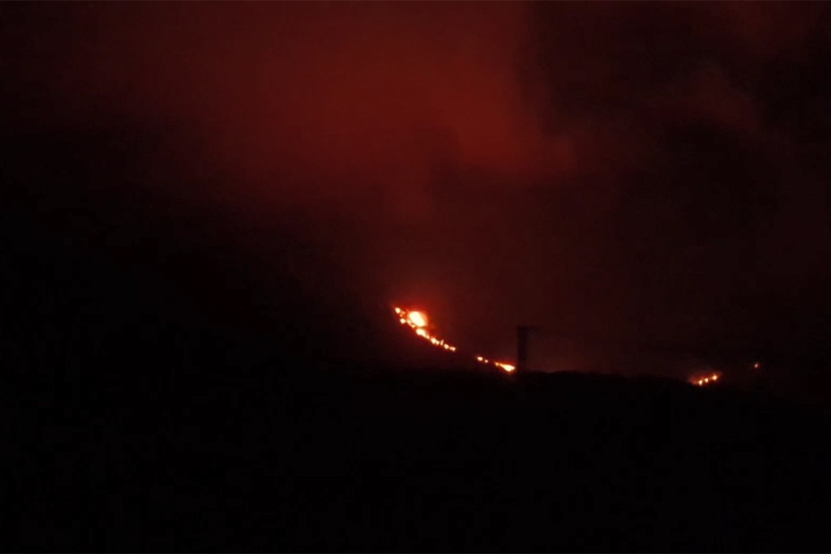 Požar na putu Neum-Stolac, vatrogasci na terenu (VIDEO)