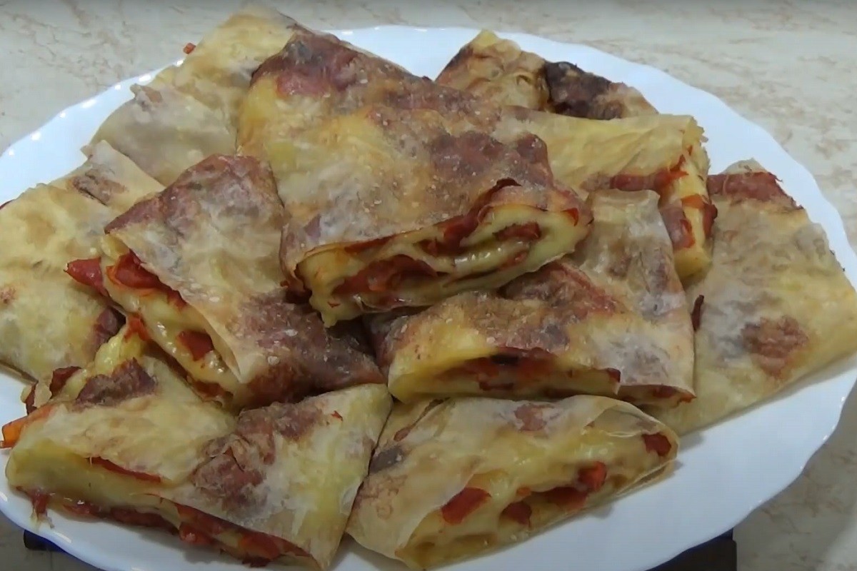 Slana pita sa krompirom i pečenim paprikama