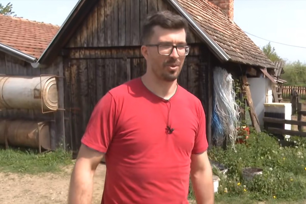 Ostavio Banjaluku i vratio se na selo: Sad šiša ovce (VIDEO)