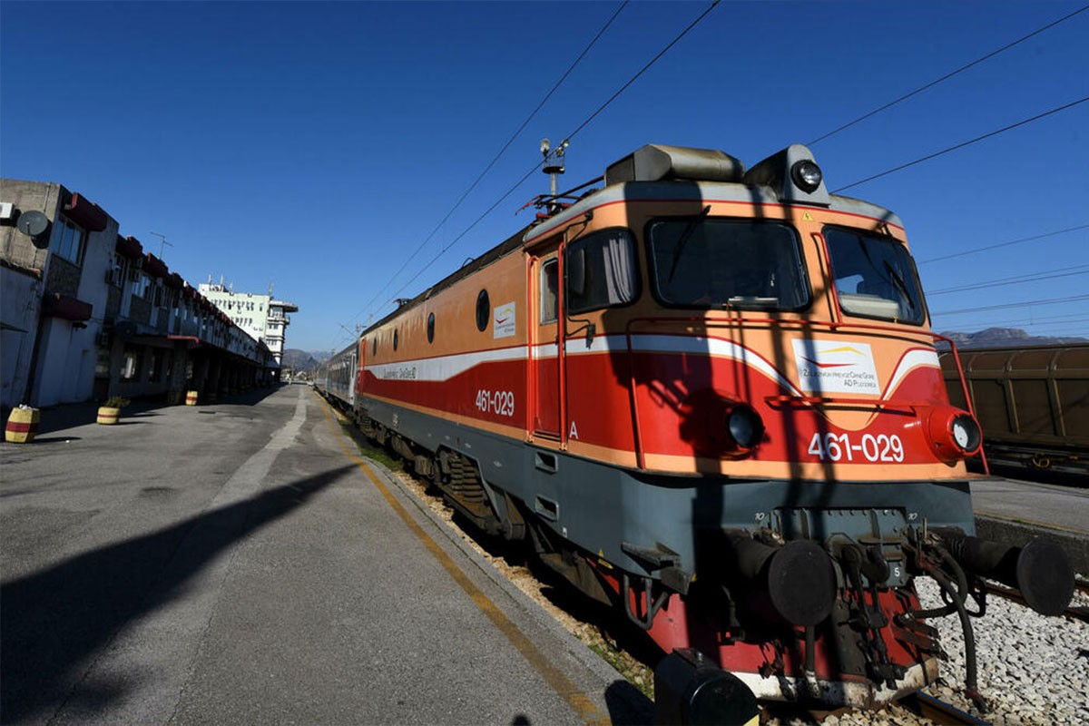 Propali pregovori radnika na željeznici i menadžmenta u Crnoj Gori, štrajk se nastavlja
