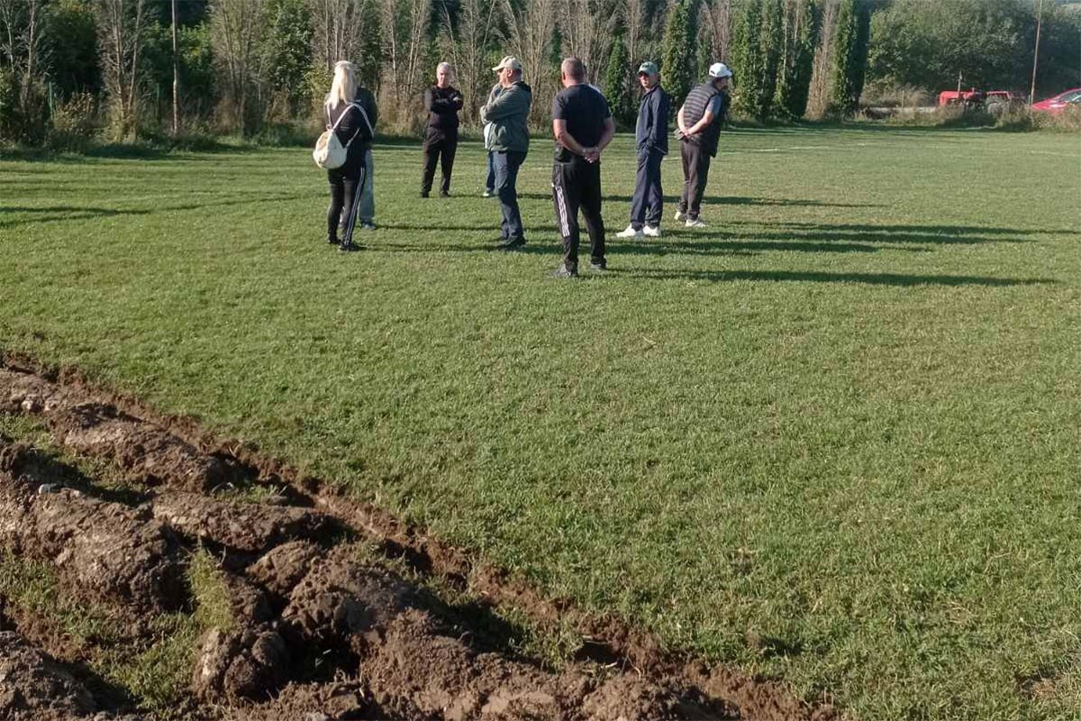 Banjaluka: Zaoran stadion u Vrbanji, došla i policija