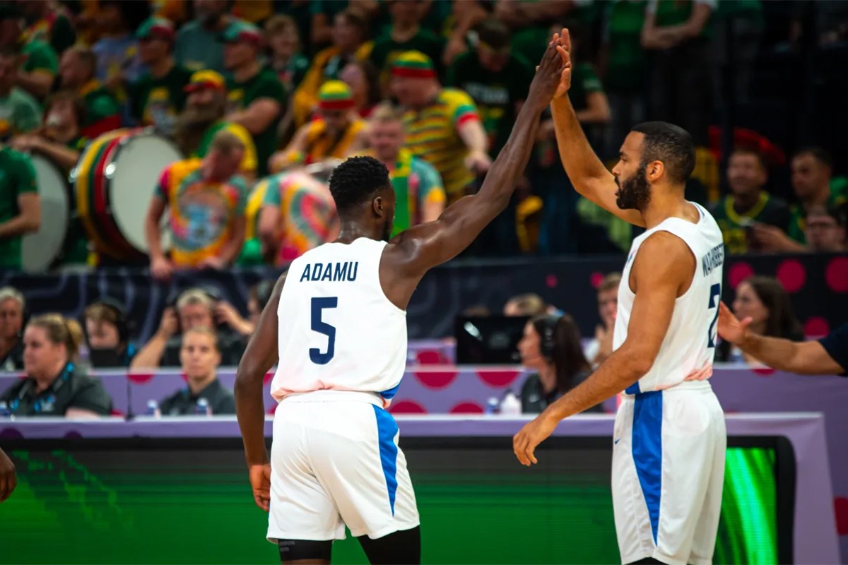 Prvog dana Eurobasketa pao koš sa centra (VIDEO)