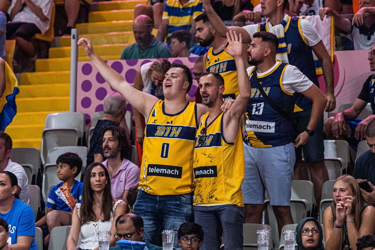 BiH ima ogromnu podršku na Eurobasketu (FOTO)