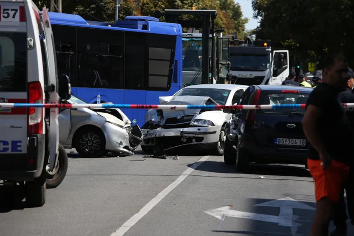 Uhapšen vozač: Usmrtio djevojčicu u Zemunu, sumnja se da je prošao na crveno