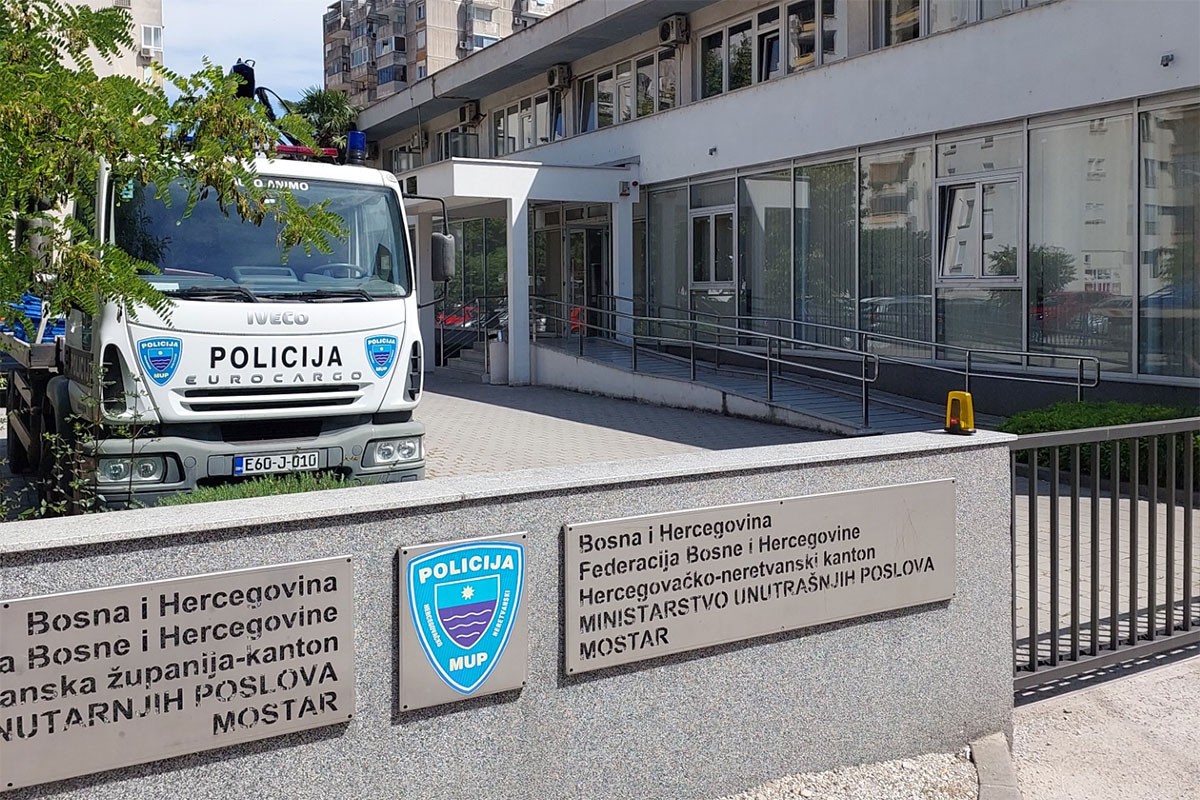 Iz Konzuma u Mostaru muškarac ukrao kasu