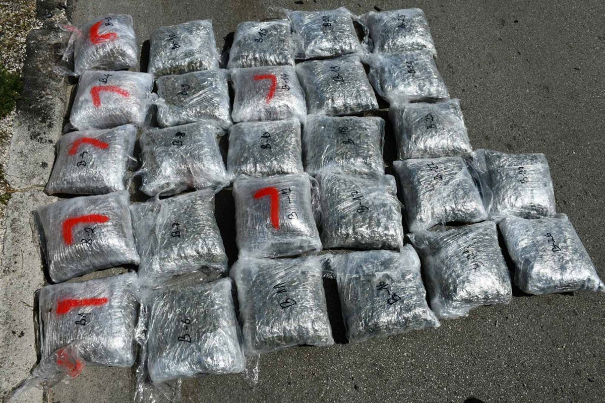 Pali sa 78,5 kg marihuane: Trebinjac vozio drogu u autu sa djetetom