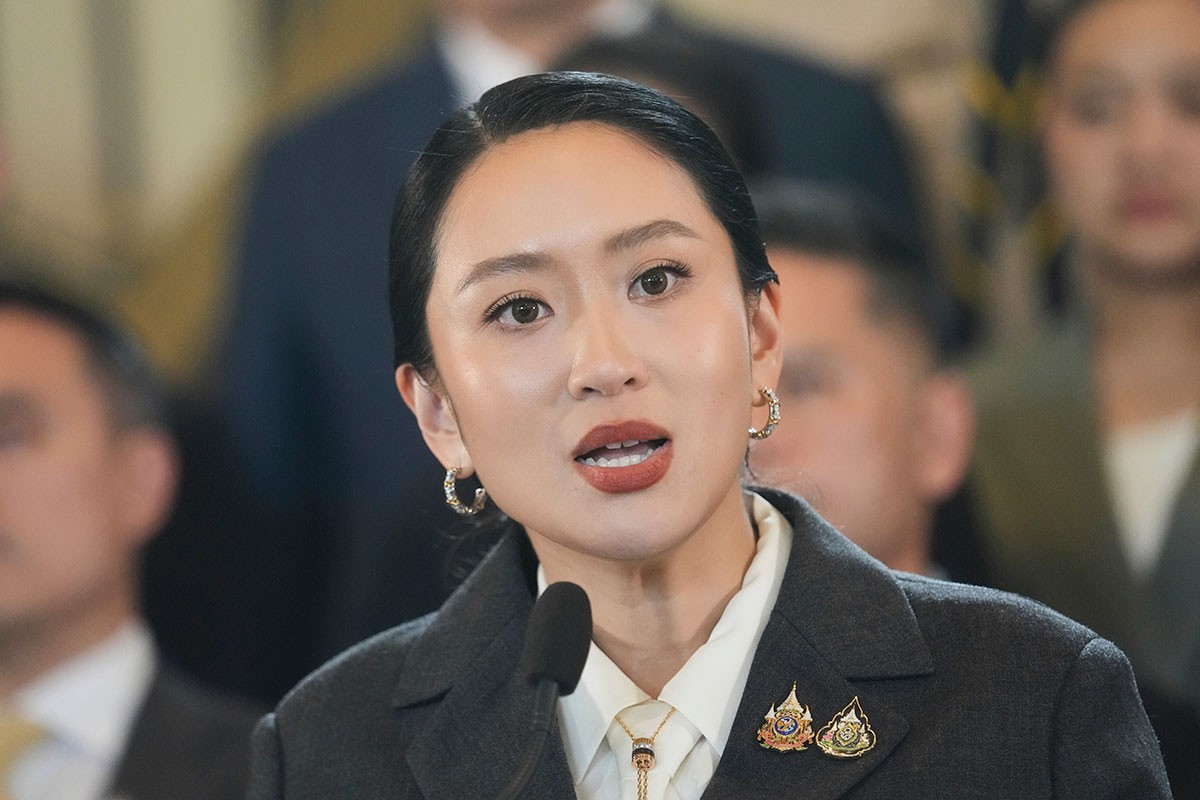 Šinavatra smijenjena: Telefonski poziv srušio vladu Tajlanda