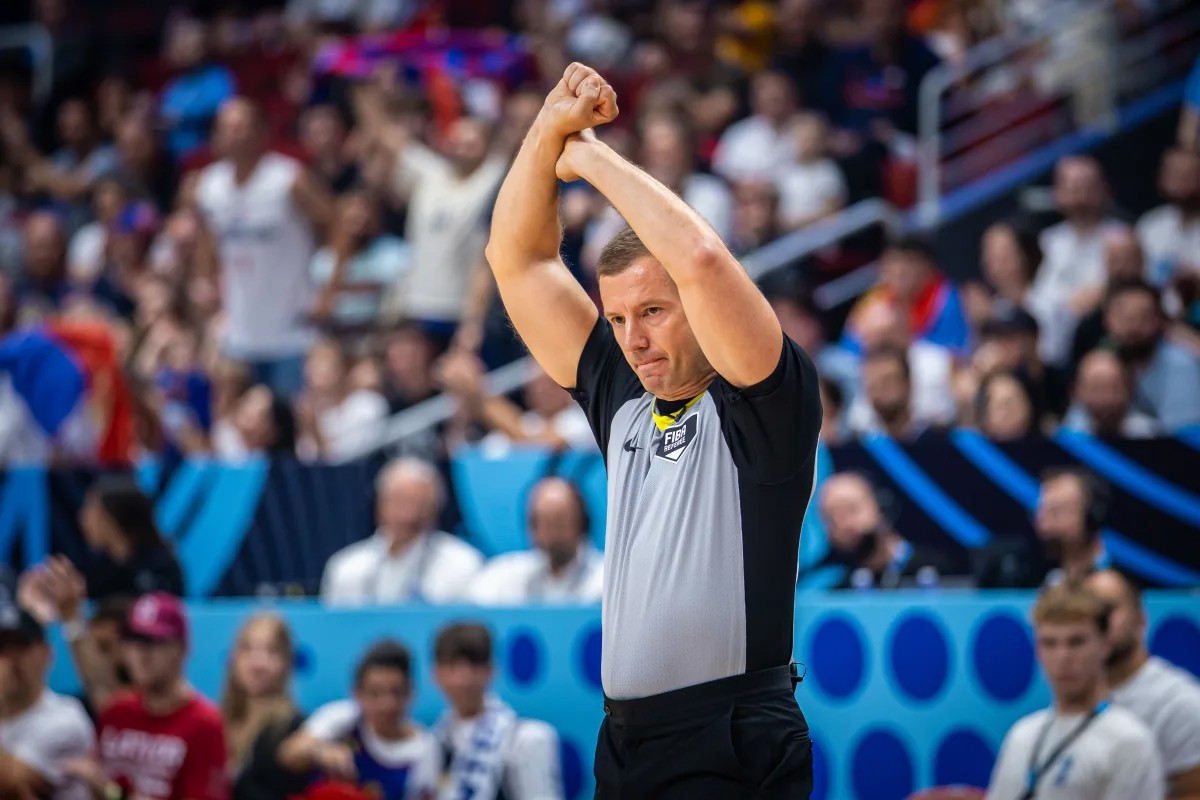 Šok za Srbiju: Petrušev "patosirao" Portugalca, pa isključen (VIDEO)