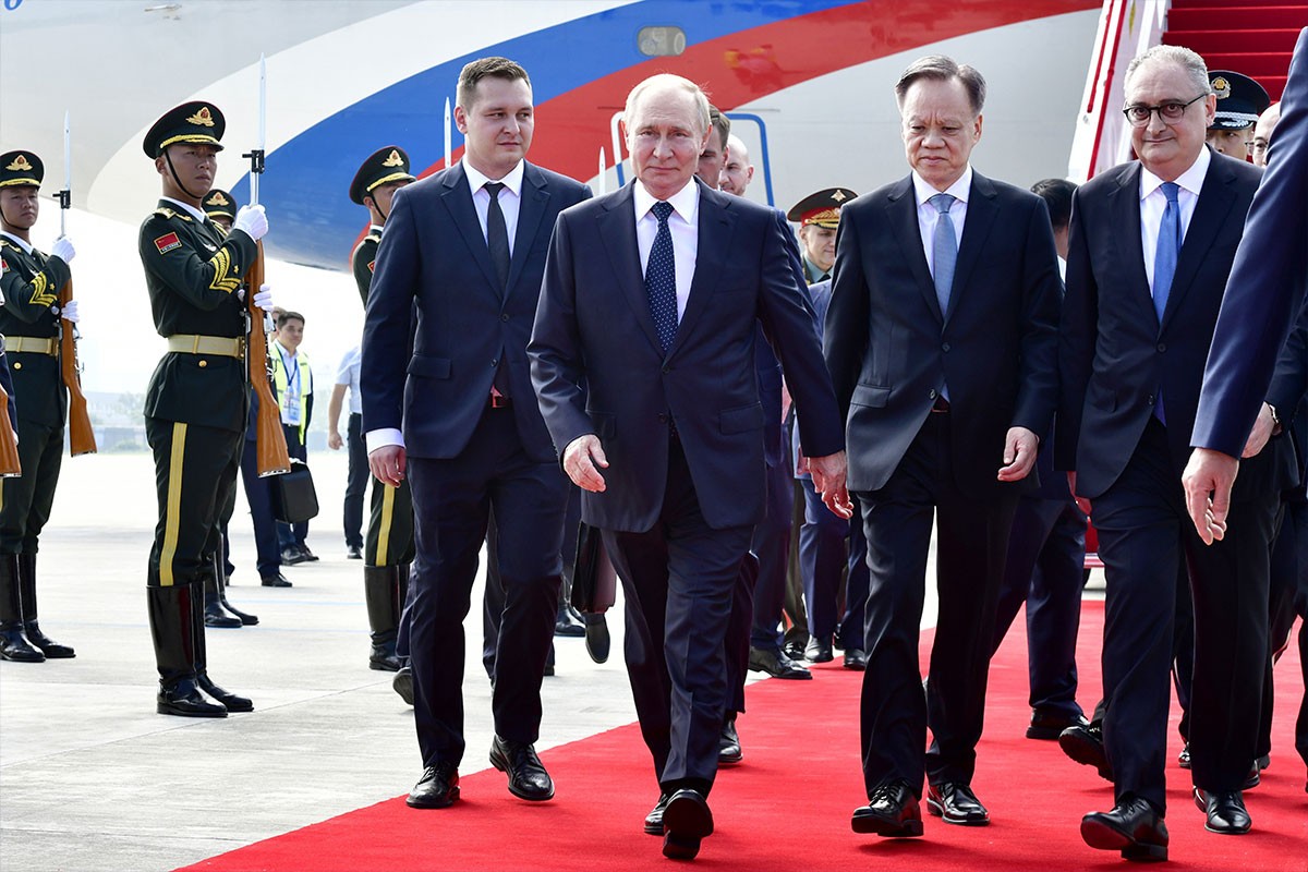 Presedan u Kini: Putinov automobil sa kineskim registarskim tablicama (FOTO)