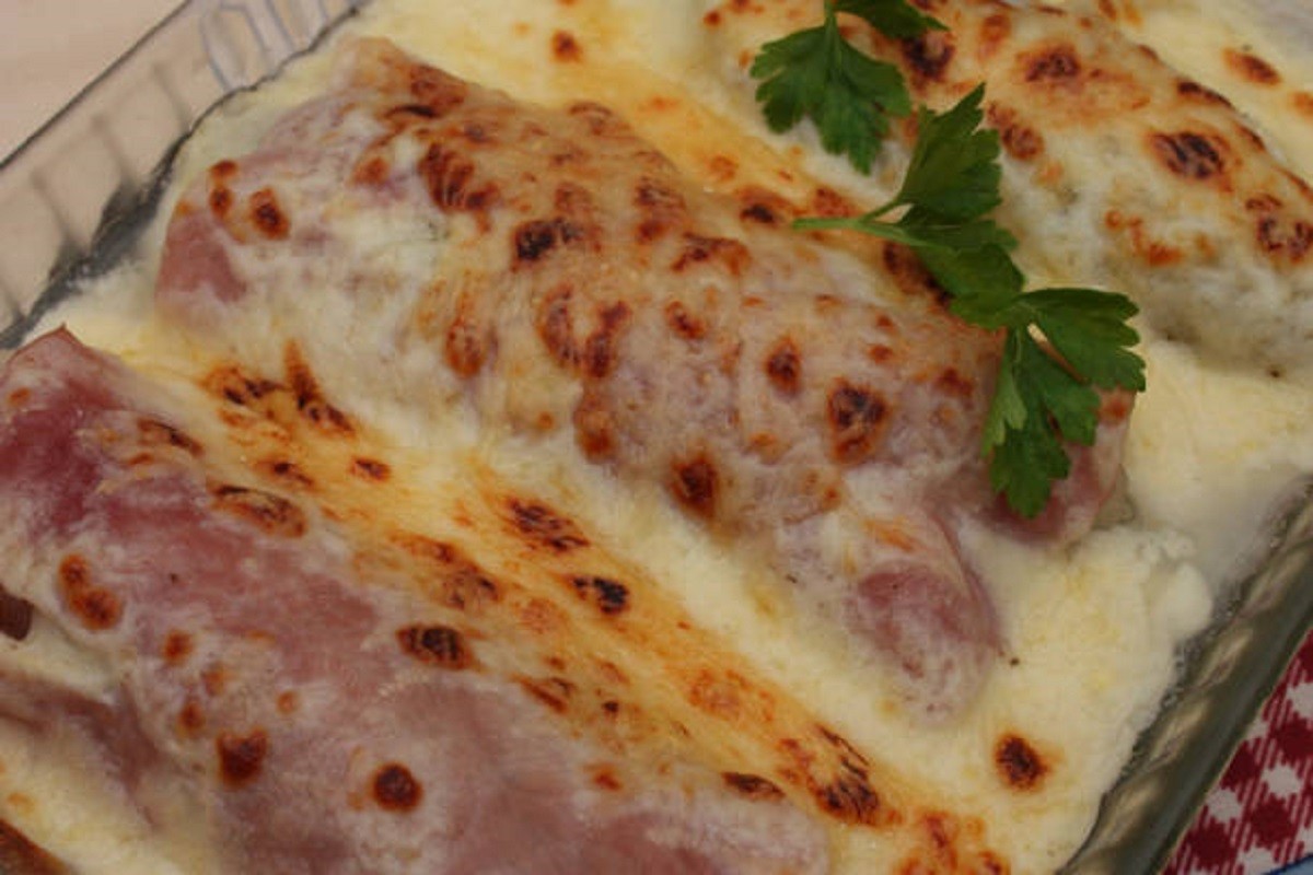 Kaneloni punjeni šunkom i sirom