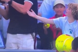 Cijeli svijet mrzi milijardera iz Poljske i to zbog kačketa (VIDEO)
