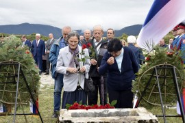Položeni vijenci za ubijenih 12.000 Srba u Garavicama