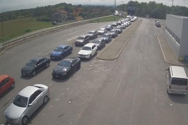 Duge kolone na osam graničnih prelaza na izlazu prema Hrvatskoj