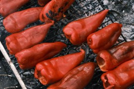 Kako najbrže da ogulite paprike? Trikovi zbog kojih kožica sama spada