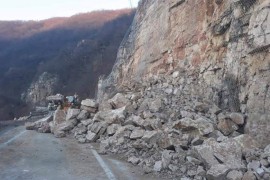Oprez zbog mogućih odrona na dionicama u usjecima