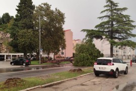 Јake kiše, bujice i jugo pogodili hrvatsko primorje (FOTO)
