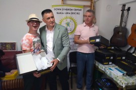 Đajić poklonio patike članovima Daun sindrom centra
