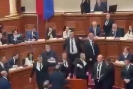 Haos u albanskom parlamentu zbog AI ministarke (VIDEO)