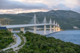 Teška nesreća kod Pelješkog mosta, stradao Čeh na motoru