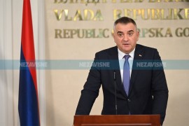 Minić: Obilježena službena vozila Vlade (FOTO)