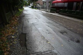 Katastrofalno stanje Bulevara Stepe Stepanovića: Rupe ugrožavaju ...