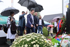 Banjaluka: Položeni vijenci na spomen-ploču poginulim borcima u ...