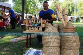 Zaboravljeni pčelarski zanat još živi: Trnke od slame vraćaju duh ...