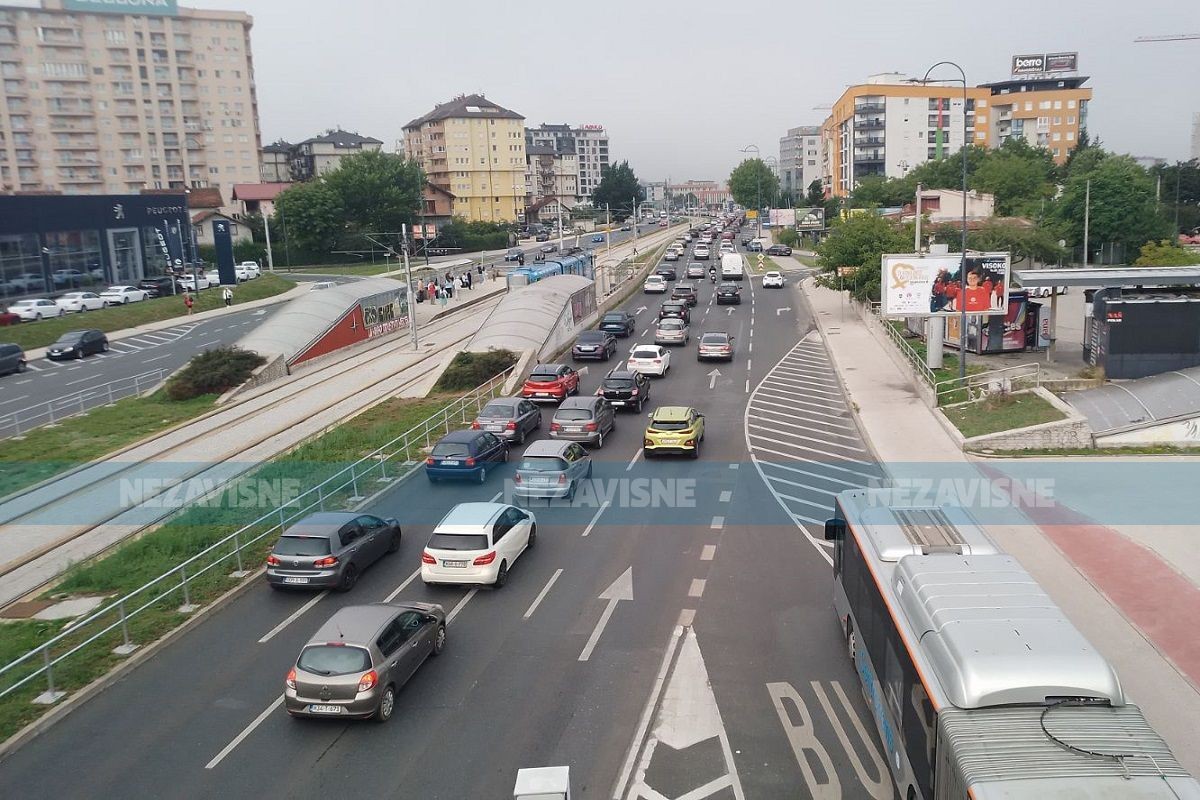 Kolaps u Sarajevu: Blokada na Stupskoj petlji i Rajlovcu (VIDEO, FOTO)