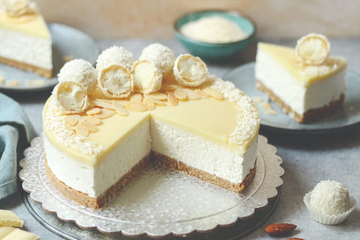 Kokos cheesecake osvaja na prvi zalogaj, a ne treba vam rerna